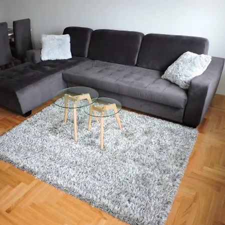 Kiniro Apartment